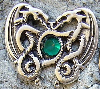 Dragonheart Smaragd, silberfarbener Beschlag