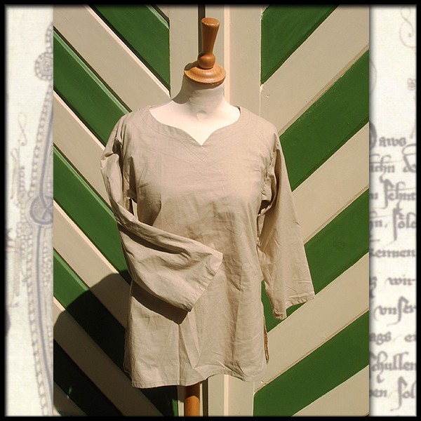 Einfaches Hemd mit Herzausschnitt - 100 % Baumwolle - Mittelalter und LARP Gewand Maßanfertigung
