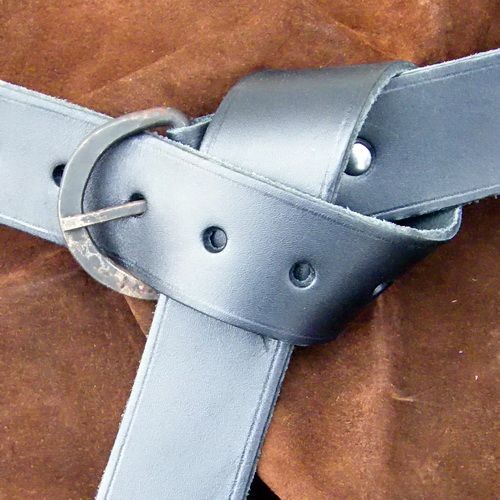 Historischer Leder Langgürtel 4 cm breit mit handgeschmiedeter D-Schnalle aus Eisen