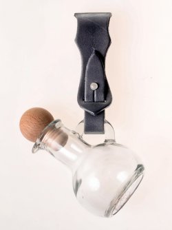 Karaffe mit Gürtel-Halter Bild 2