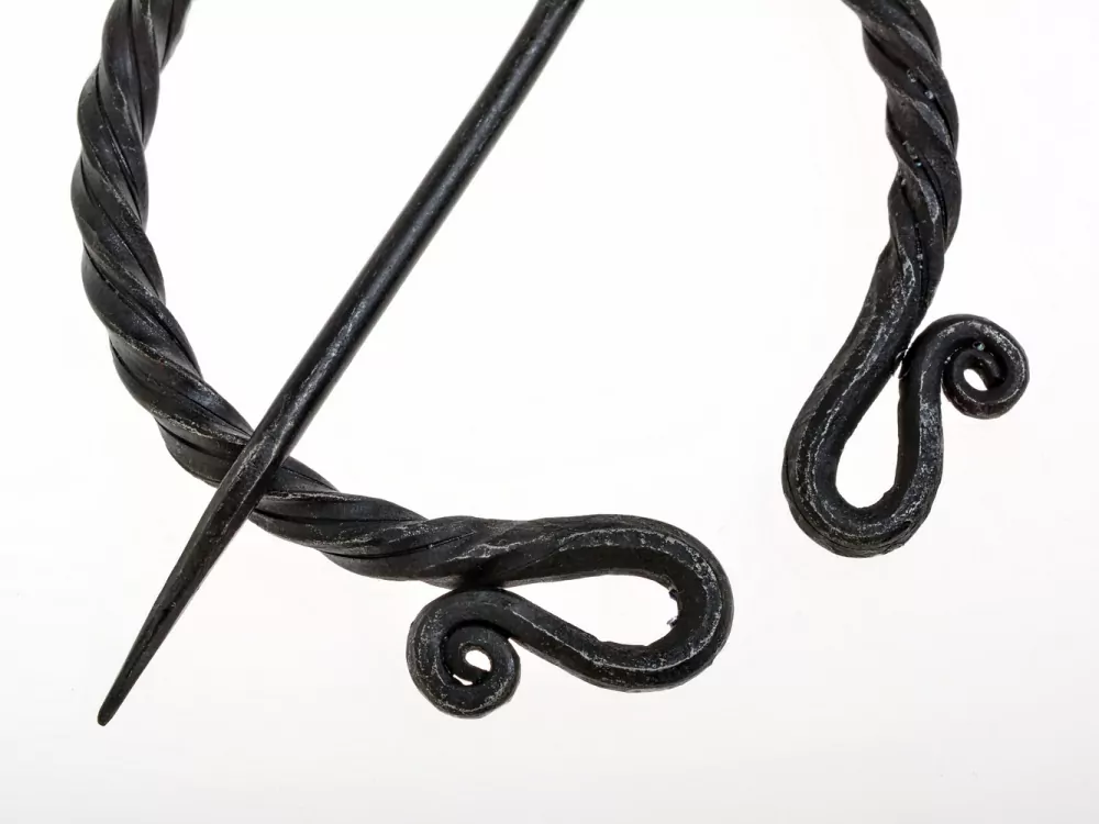 Römische Omegafibel aus Eisen - 7,5 cm