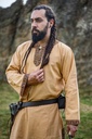 tunika-mit-borduere-halvor-honigbraun~3.webp