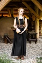 1740857360_bodenlanges-kleid-ella-schwarz~2.webp