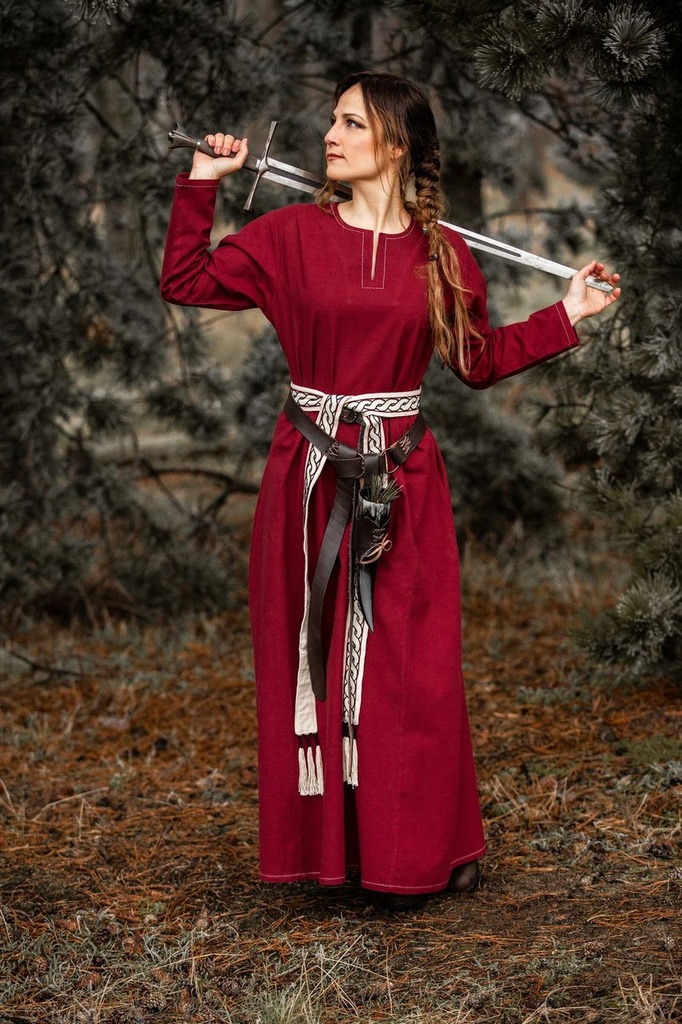 1741097883_wikinger-unterkleid-helga-rot~2.webp
