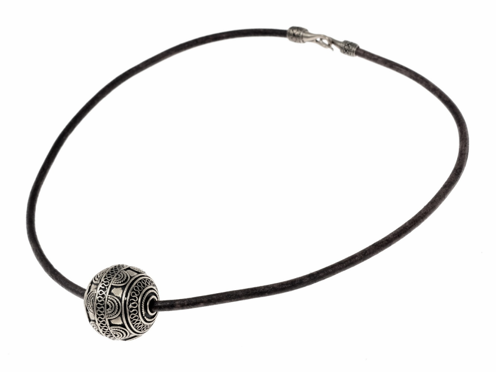 Collier 'Heuneburg' mit keltischer Perle 1