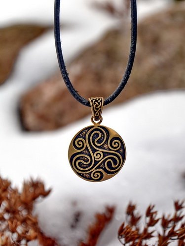 Amulett "Triskele" 2