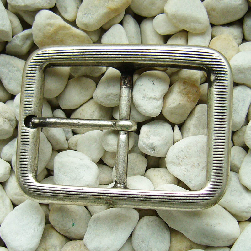 Icho, 4cm, silberne elegante Dorn-Vollschließe, Schnalle