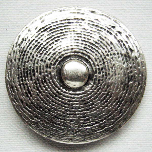 BRUST-Schild, 4cm, silberfarbene, keltische Zierschließe, Schnal