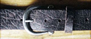Jori, 4cm, eisenfarbene Mittelalter-Schließe, Schnalle