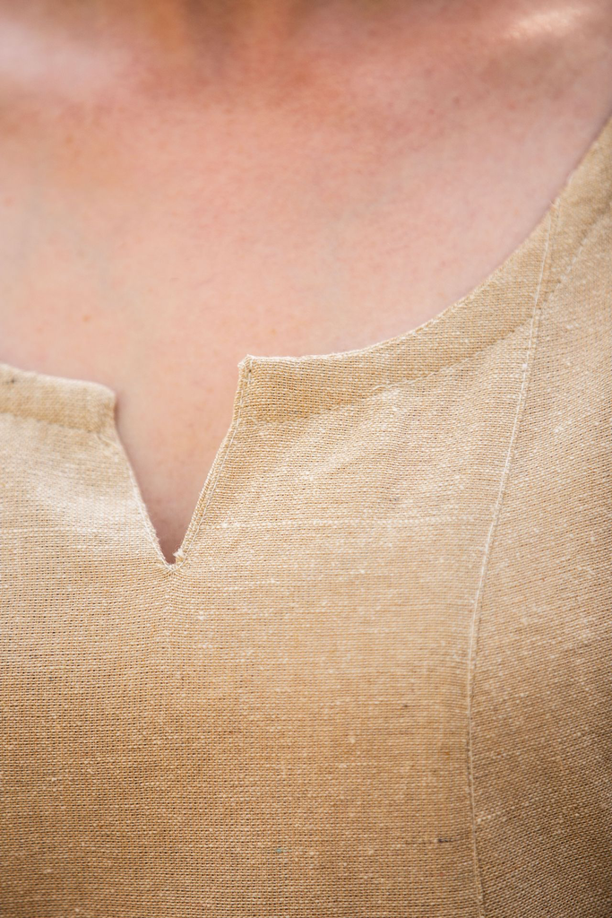 4899h-wikinger-unterkleid-lina-hanf-leonardo-carbone (9).webp