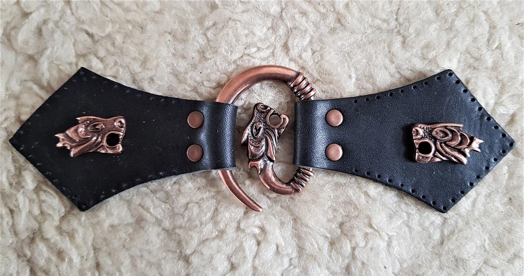 [34000-001] Drachenkopf-Verschluss+ in Kupferoptik – Mit Lederlaschen & Ziernieten für Umhang & Mantel (braun)