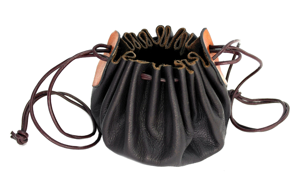 Lederbeutel „Odo“ – Robuster Beutel aus Rindsleder in Braun