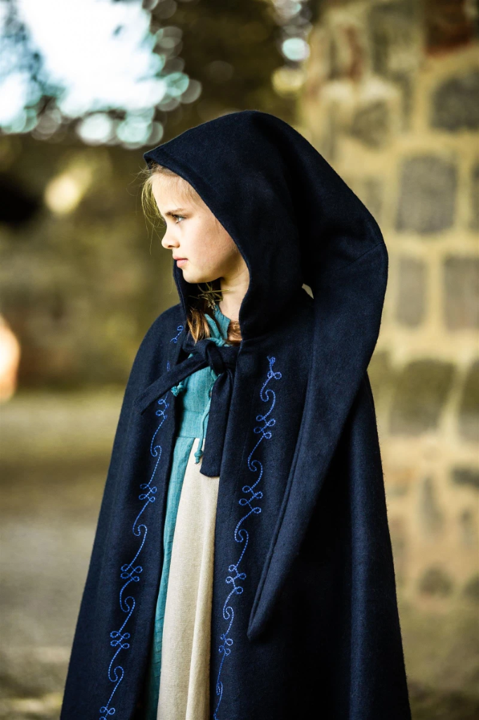 [WK-495-2015-003] Wollmantel Umhang Halbkreismantel für Kinder mit Zierstickerei (braun)