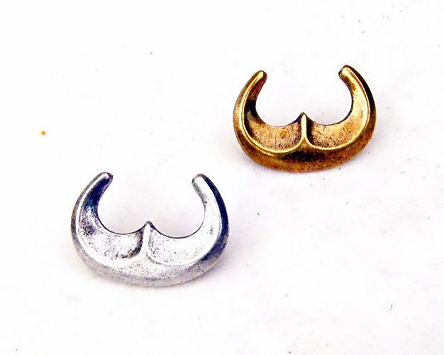 [09 Ma-En 3:A.si] Hochmittelalter-Riemenende - für 3 cm Gürtel (silber)