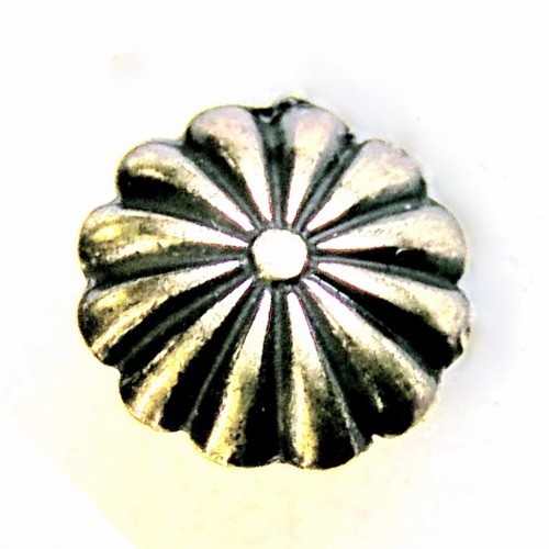 [08 Ma-0 Rosette.me] Mittelalterliche Zierniete „Rosette“ (XS) – Replik eines englischen Fundes um 1300 n. Chr. (bronze)