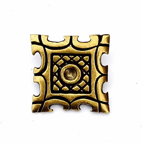 [08 Ma-4 Homi.me] Zierniete Hochmittelalter – Quadratischer Beschlag für breite Gürtel (ca. 12. Jh.) (bronze)