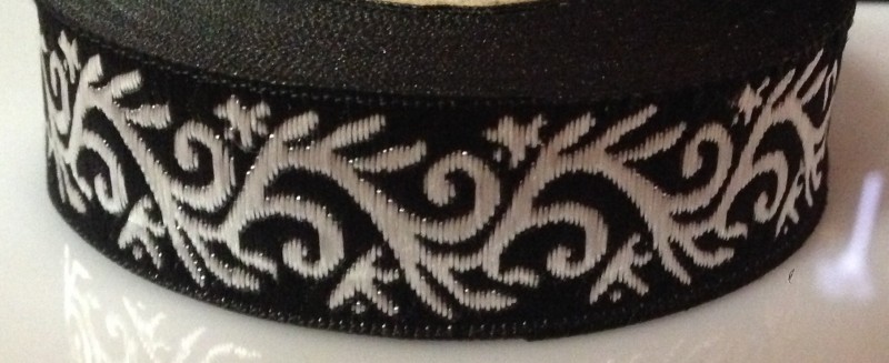 Borte Ranke in Schwarz-Silber, 19 mm- Webborte zur Verzierung mittelalterlicher Kostüme und Larp Gewandungen