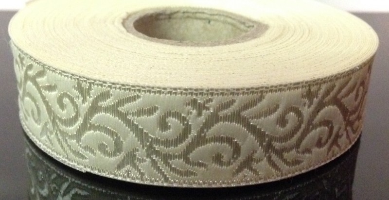 Borte Ranke in Creme-Silber, 19 mm- Webborte zur Verzierung mittelalterlicher Kostüme und Larp Gewandungen