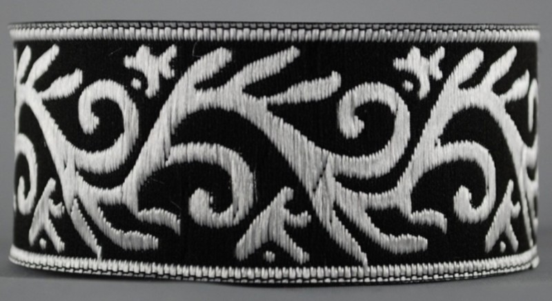 [33009-schwslb] Borte Ranke in Schwarz-Silber, 33 mm- 10 m - Webborte zur Verzierung mittelalterlicher Kostüme und Larp Gewandungen