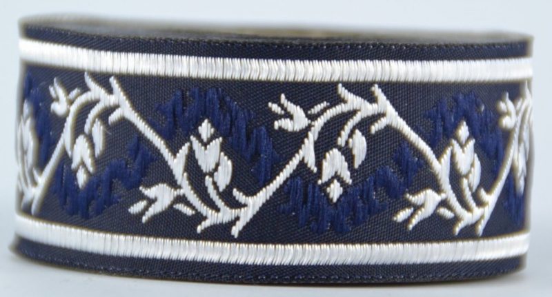 [33094-mblslb] Borte Blumenranke in Marineblau-Silber 33 mm- 10 m - Webborte zur Verzierung mittelalterlicher Kostüme und Larp Gewandungen