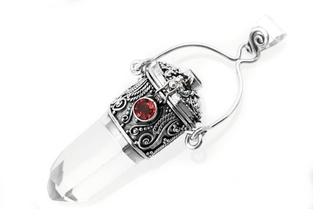 Amulett Laurin mit Bergkristall und Granat aus Silber 925 – Boho Anhänger 6,6 cm