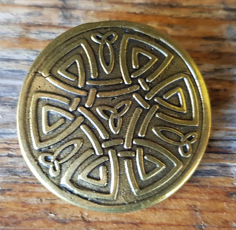 [N-126-2] keltischer Knoten, Beschlag messingfarben
