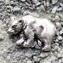 Silberfarbene Zierniete „Bär“ – Kleiner Tierbeschlag für Gewandung, Gürtel oder Tasche