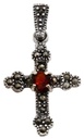 Mittelalter Kreuz-Anhänger LÁRA aus 925er Silber – Kleines gotisches Kreuz mit rotem Kristall (3,2 cm)