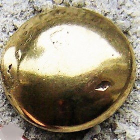 [N-140-2] Rüstungsniete LUND messingfarben – 23 mm Halbkugel-Beschlag mit 1 Nietstift für Rüstung & Gewandung