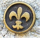 Fleur de Lys, altmessingfarbener Beschlag