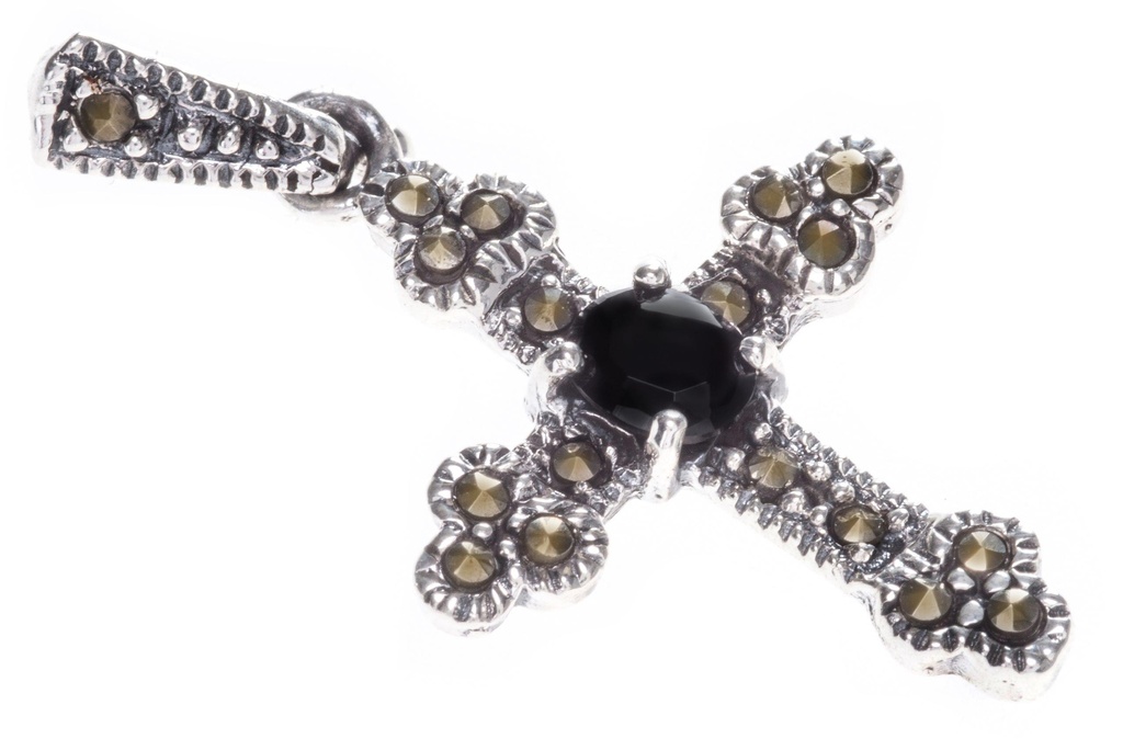 Mittelalter Kreuz-Anhänger LÁRA mit schwarzem Kristall aus 925er Silber – Mystisches Schutzsymbol (3,2 cm)