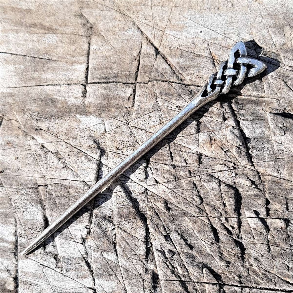 [A-683-1] Wikinger Knoten-Haarnadel – Silberfarbene Ziernadel mit keltischem Knotenmotiv