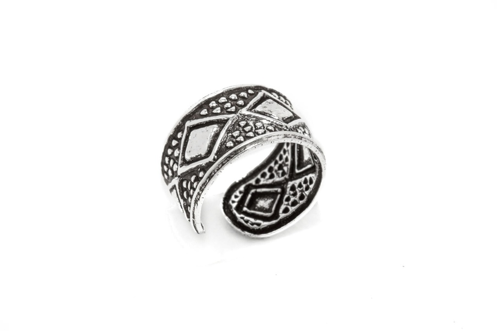 Ohrklemme Sidian mit Rautenmuster aus 925 Silber – Keltischer Ohrschmuck ohne Piercing 5 mm