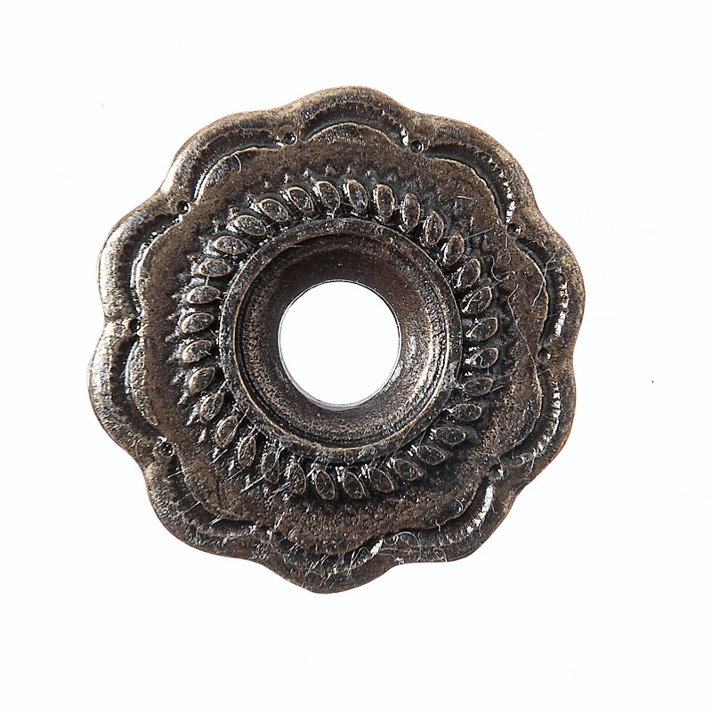 [N-283-21] Zierniete „Rope-Flower“ – Blütenförmiger Beschlag in Altmessing mit Mittelloch