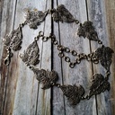 Avalon Hüftgürtel messingfarben – Filigrane Elfenblatt-Kette aus Zamak