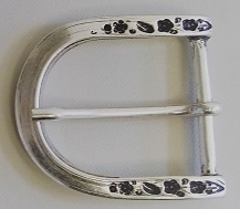 Gürtelschließe „STAMP“ – Silberfarbene Dorn-Halbschließe mit floraler Prägung für 3,5 cm Riemen