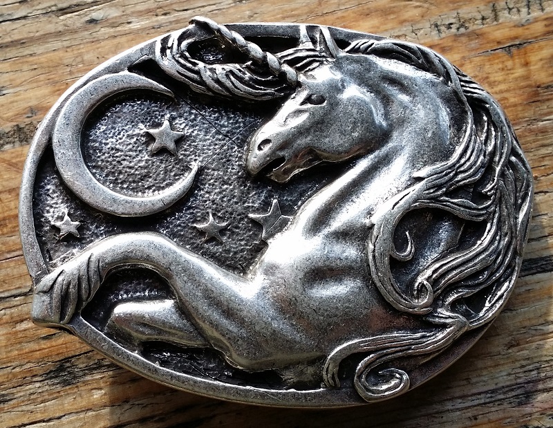 Mitternacht-Einhorn silberfarben – Gürtelschließe mit mystischem Einhorn & Halbmond für 4 cm Gürtel