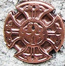 [N-226-4] Keltisches Kreuz kupferfarbener Beschlag – 22 mm Zierniete mit 2 Nieten für Gürtel & Gewandung