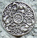 Celtic Horses Zierbeschlag in Silberoptik – Rundes keltisches Pferdeornament Ø 35 mm