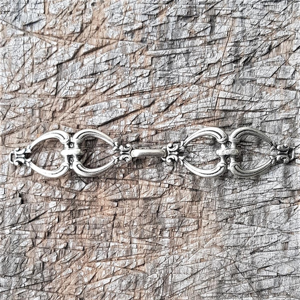GOTHIC silberfarben – Mittelalterlicher Mantelverschluss mit filigraner Gotik-Zier für LARP & Reenactment
