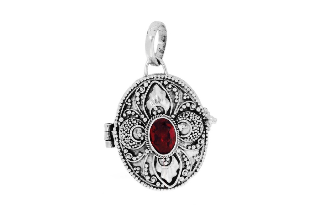 Anhänger Dana mit Granat aus Silber 925 – Keltisches Amulett 3,2 cm Boho Schmuck