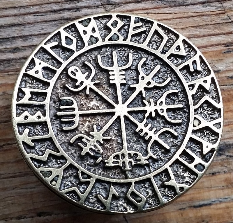 [N-307-2] VEGVISIR, messingfarbener Beschlag