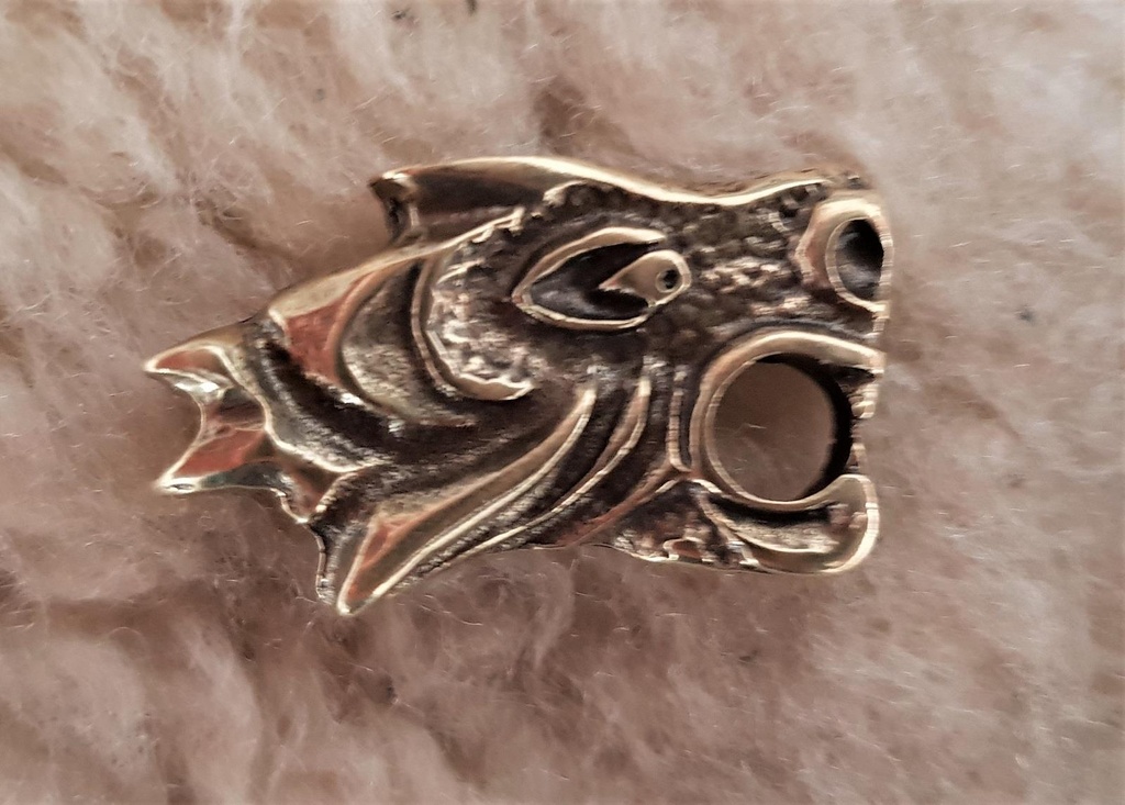 Drachenkopf-Beschlag in Messingoptik – Rechtsschauender Wikinger-Zierbeschlag 29 x 18 mm