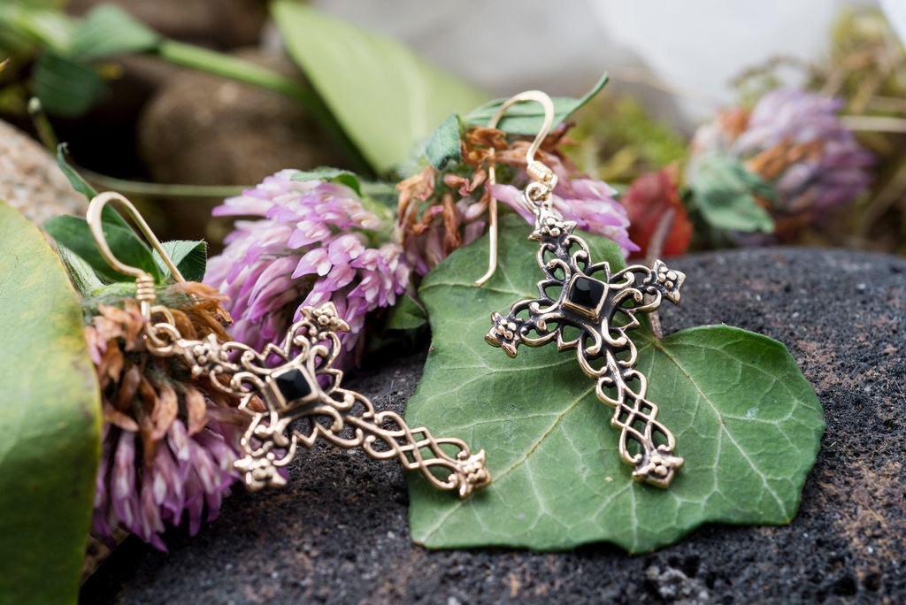 [ohb100] Ohrhänger „Lucan – Onyxkreuz“ aus Bronze – Gotischer Ohrschmuck 4,9 cm