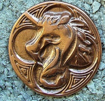 Unicorn, kupferfarbener Beschlag