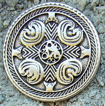 Silberfarbener Zierbeschlag „Brustplatte“ – Runder Wikinger-Beschlag mit Tierornament, Ø 40 mm