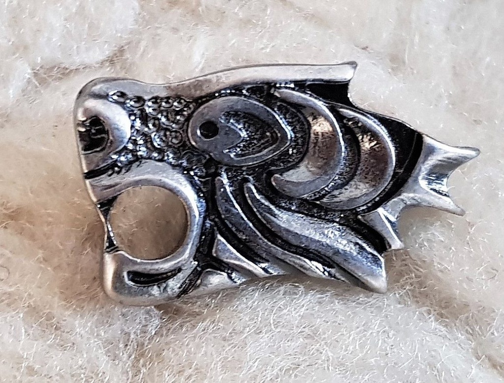 [N-313L-3] Drachenkopf-Beschlag in Eisenoptik – Linksschauender Wikinger-Zierbeschlag 29 x 18 mm 