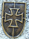 Kreuz-Schild altmessing – 27 x 45 mm Ritterlicher Zierbeschlag mit Tatzenkreuz & 2 Nieten