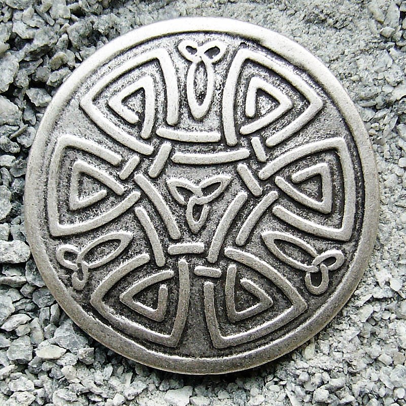 keltischer Knoten, Beschlag silberfarben