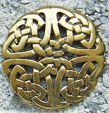 Celtic Knot 1 Zierbeschlag in Messingoptik – Runder keltischer Knoten Ø 30 mm